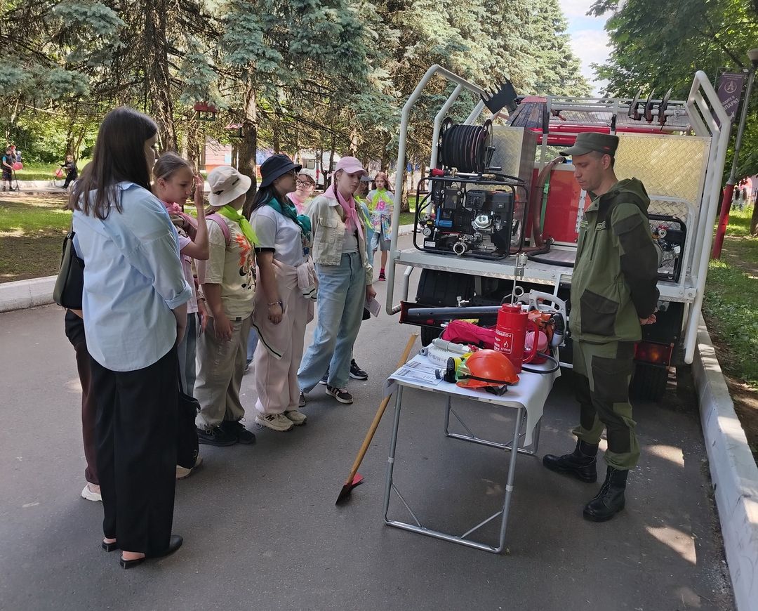 В Брянской области члены Рослеспрофсоюза провели для детей урок безопасности в рамках акции «Останови огонь»