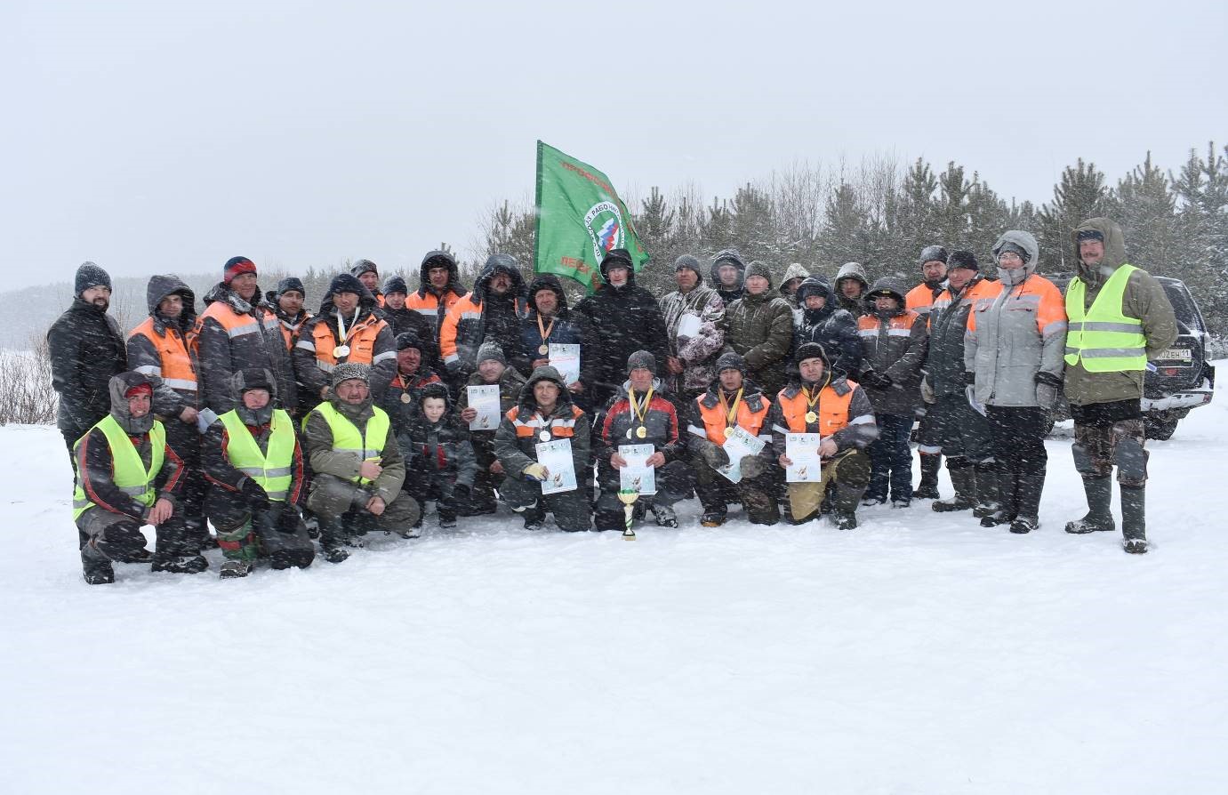 Ловись, рыбка, на мормышку! Соревнования по зимней рыбалке «Профсоюзная мормышка» прошли в Коми